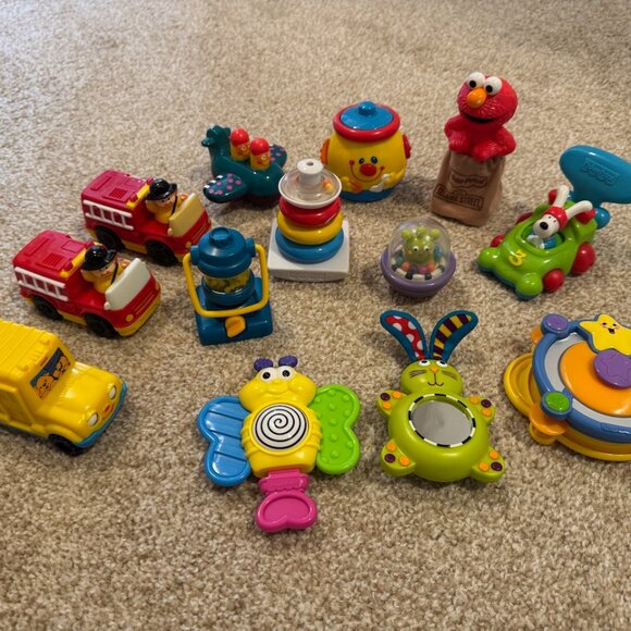 Bundle Lot 13 Vintage FP Fisher Price & Sassy Developmental Learning Baby Toys - Picture 1 of 4